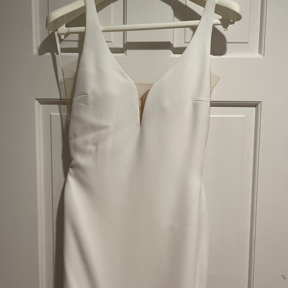 Beautiful dress in perfect condition - Picture 3 of 7